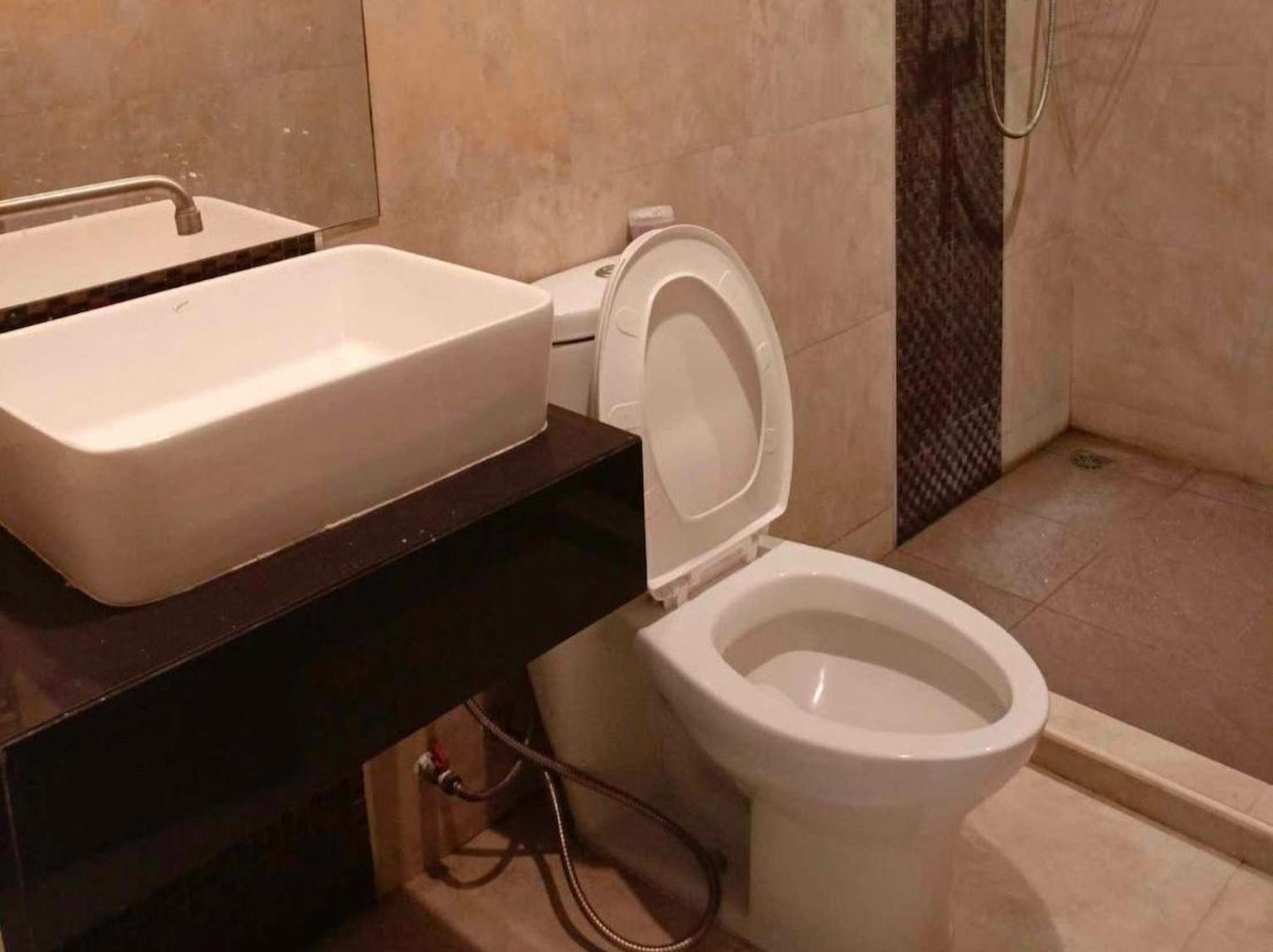 Yowgothai Hostel Bangkok Bagian luar foto