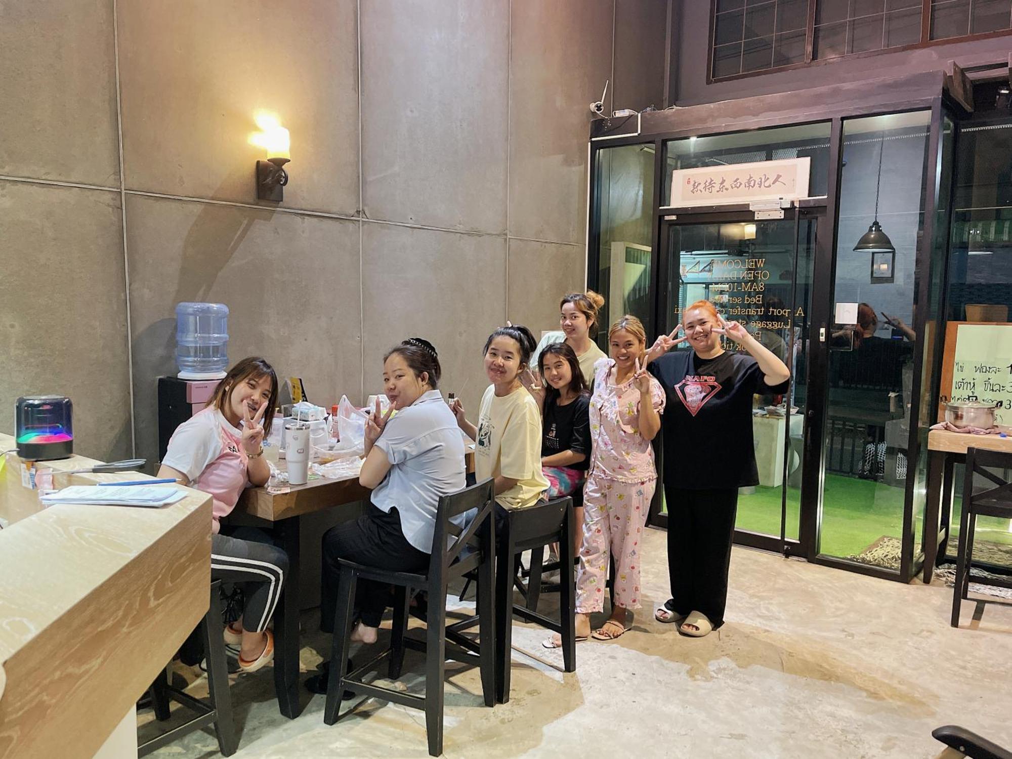 Yowgothai Hostel Bangkok Bagian luar foto