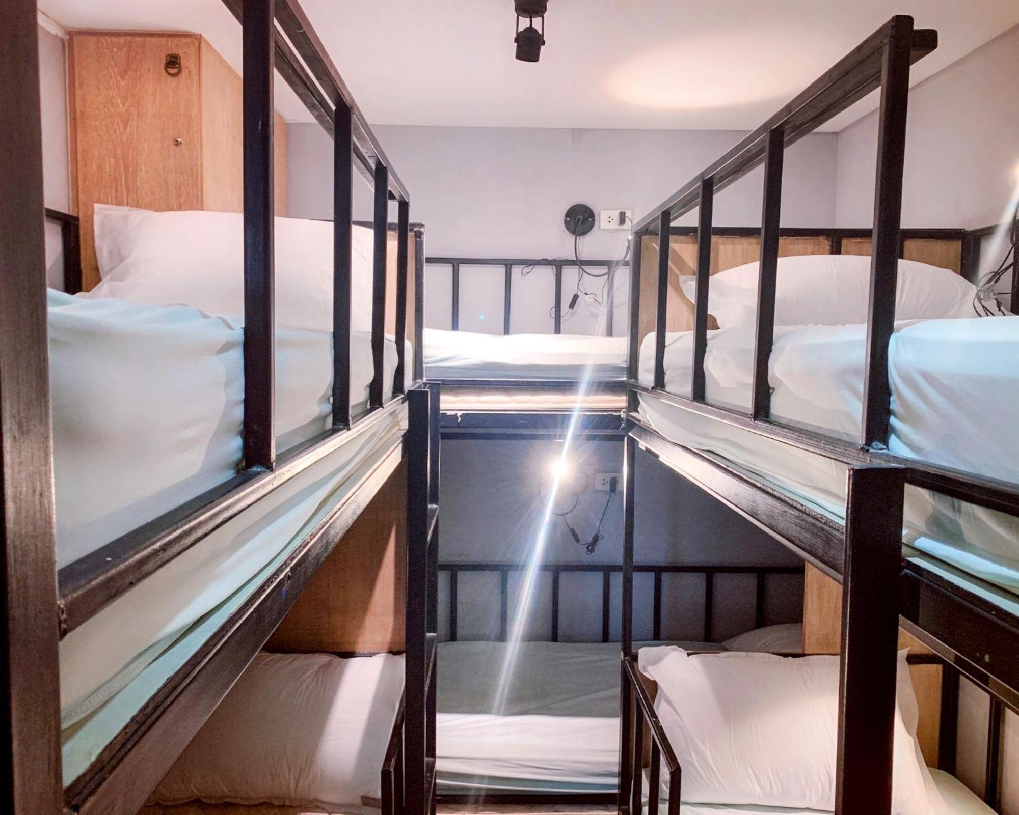 Yowgothai Hostel Bangkok Bagian luar foto